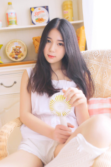 女脱个精光100张